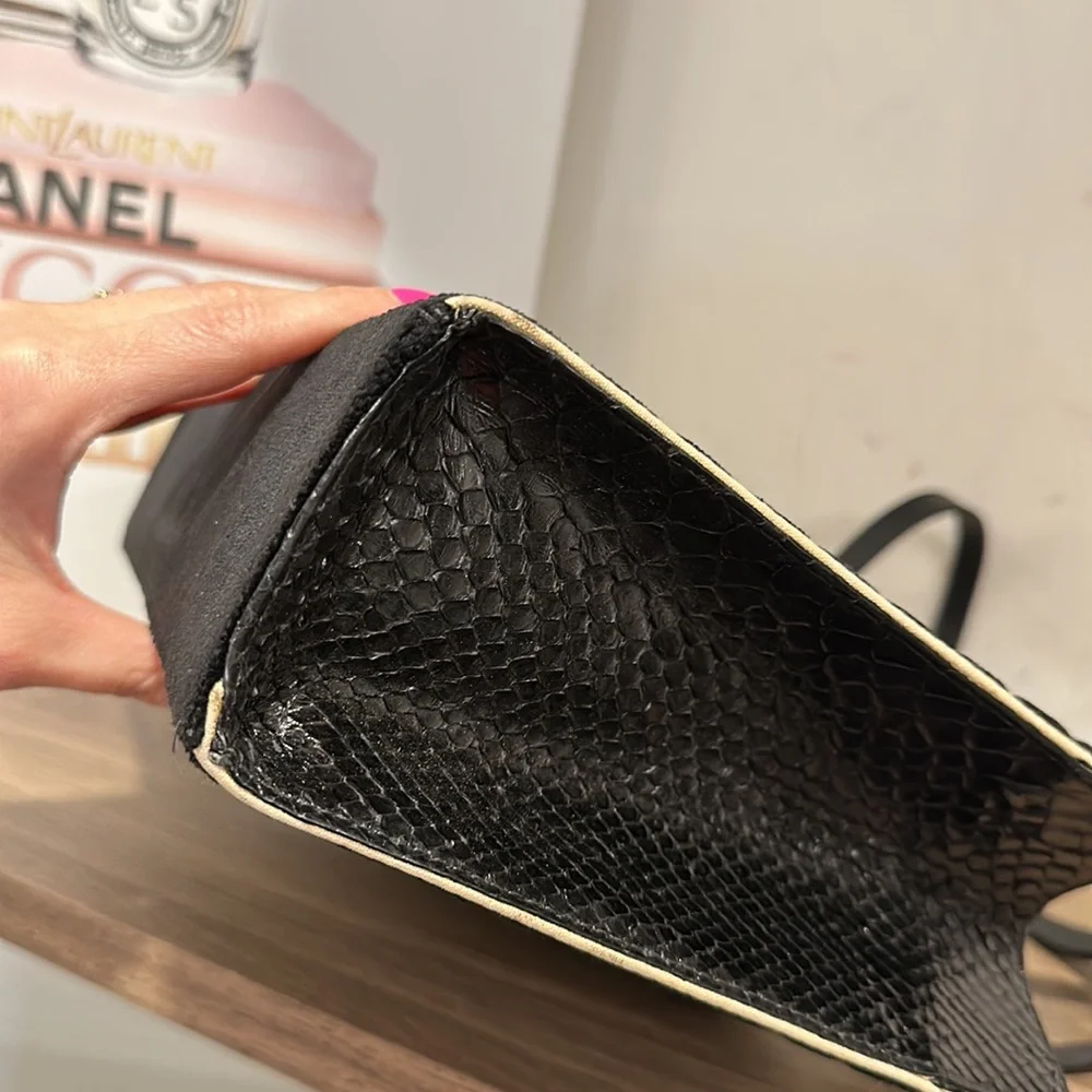 đĽ Fendi Snake-skin & Velvet-Canvas Shoulder Bag đĽ - Picture 10 of 17